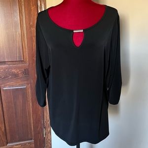 AGB blouse with neck detail